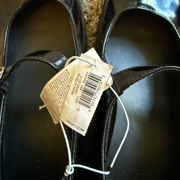 NWT Old Navy Faux Leather Chunky 2-1/2" Heel Mary Jane Black Shoes - Picture 7 of 9